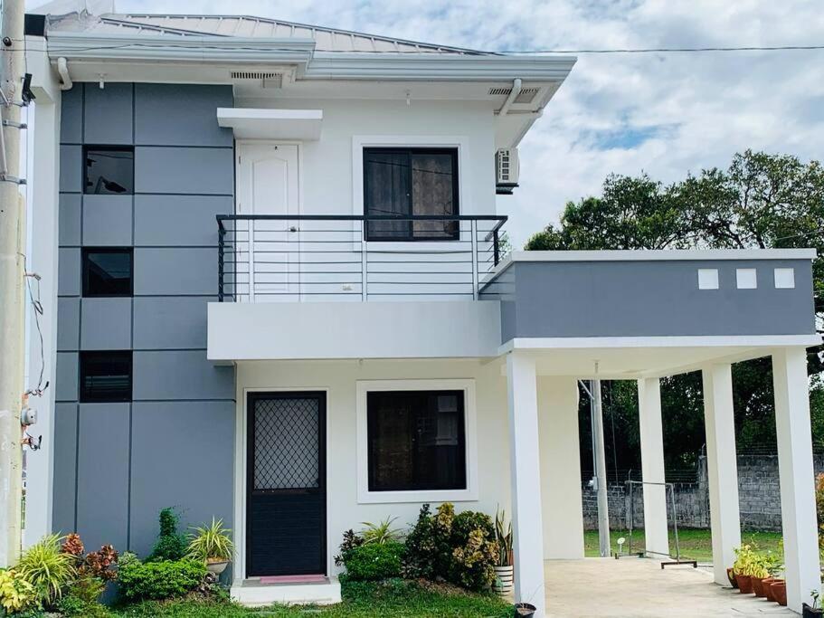 Cozy Home At A Private Subdivision Abucay Exterior foto